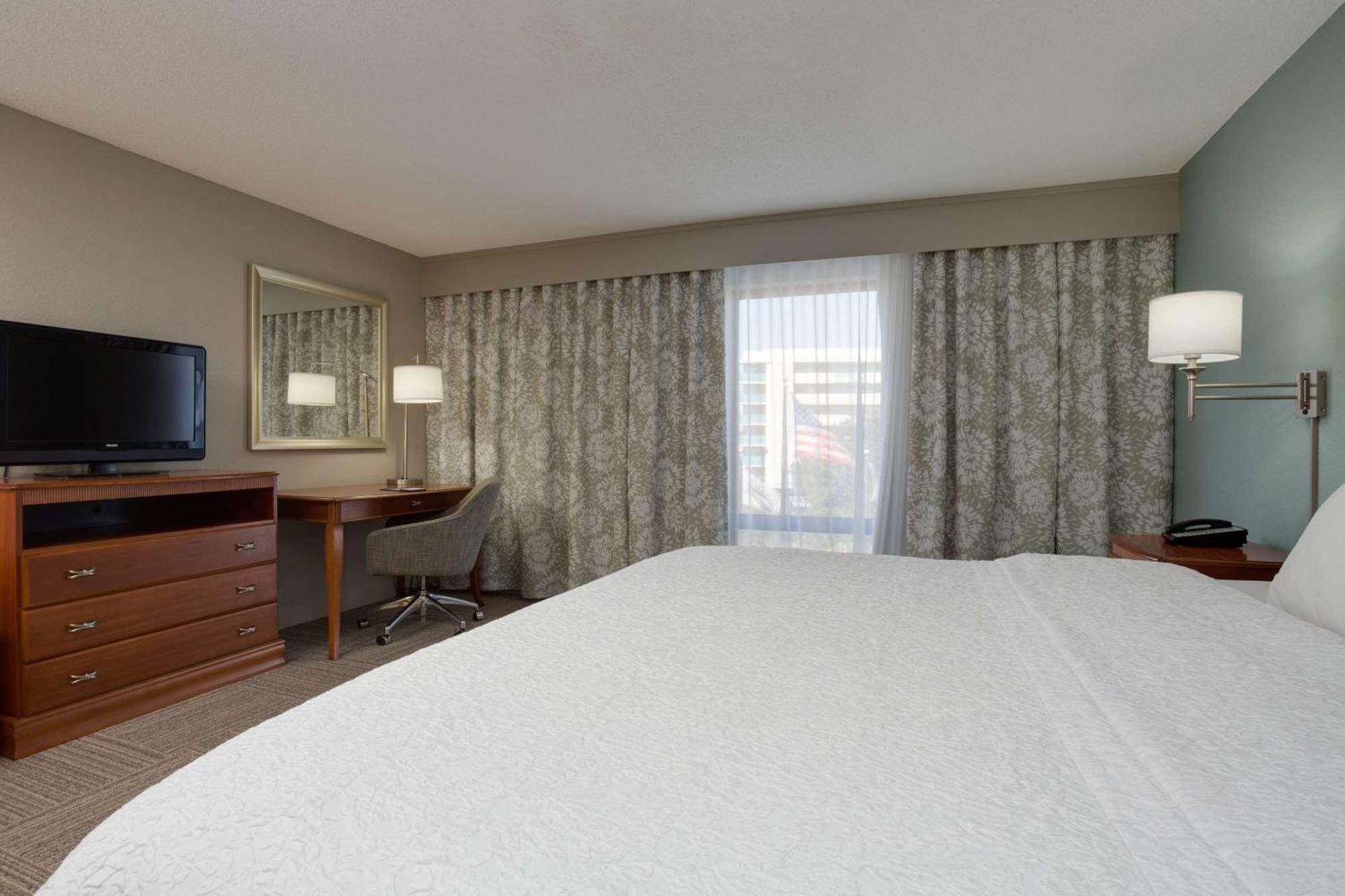 Hampton Harbourgate Hotel